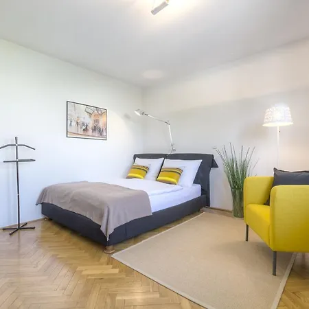 Fine Ziherlova Apartman *