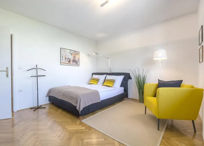 Fine Ziherlova Apartmán *